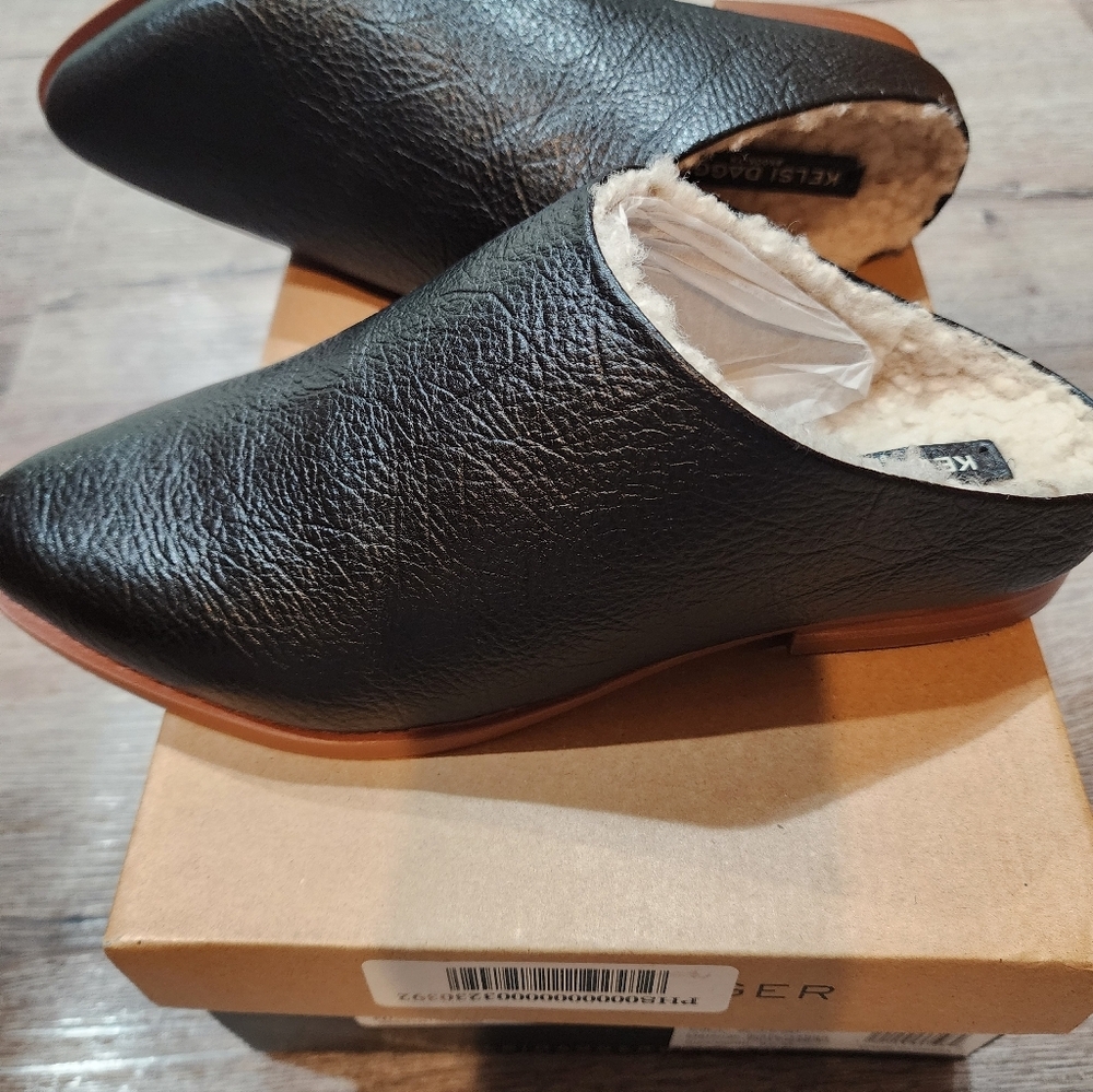 Kelsi Dagger Black Leather Slip-On Shoes - Picture 3 of 4
